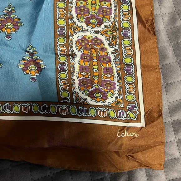 Vintage Japanese Echo Scarf - Picture 3 of 5
